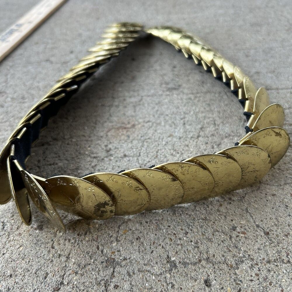 Vintage Gold Tone 6 Point Star Conch Stretch Belt 23 Inch
